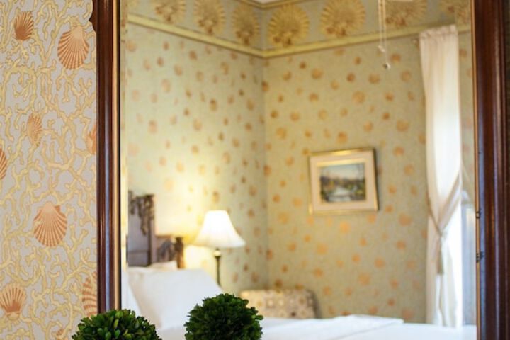 Camellia Inn