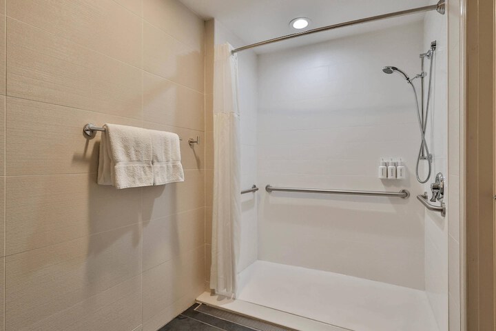 The Penn Stroud Stroudsburg - Poconos, an Ascend Collection Hotel