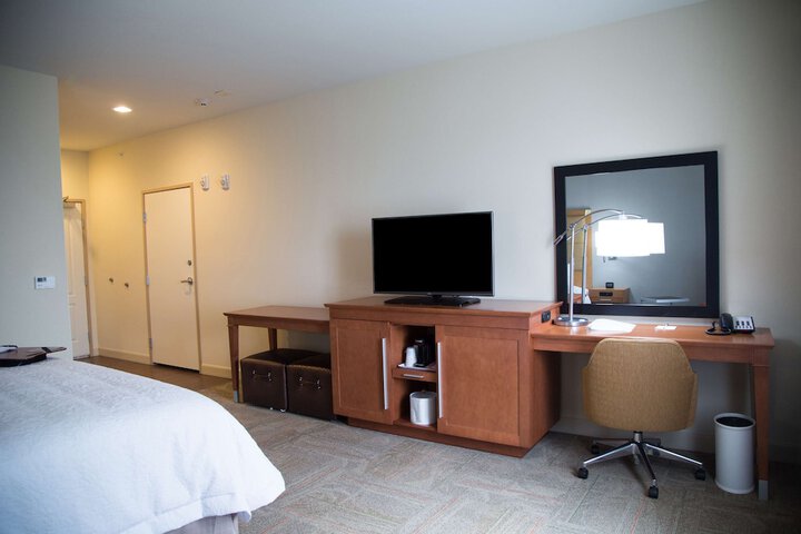 Room 32 of 49