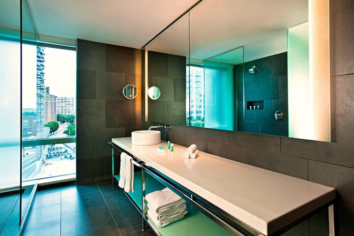 Room 16 of 73
