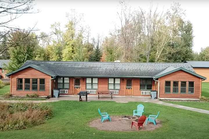 Lenas Northern Pines Resort