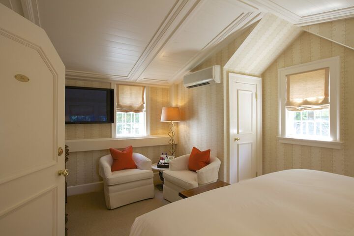 Room 18 of 42