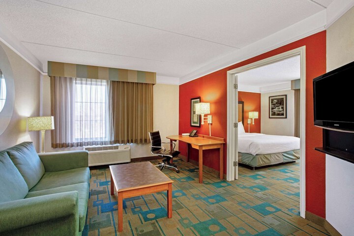 Room 25 of 53