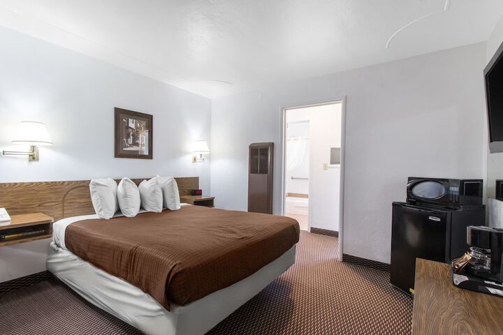 Room 20 of 34