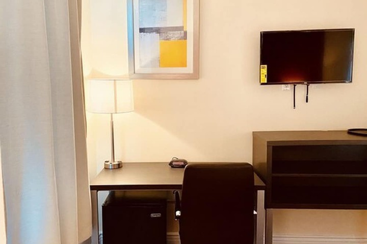 Room 11 of 12