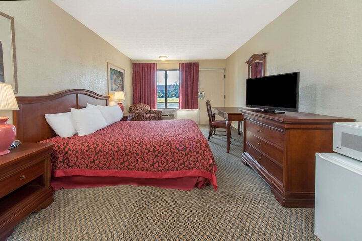Room 13 of 15