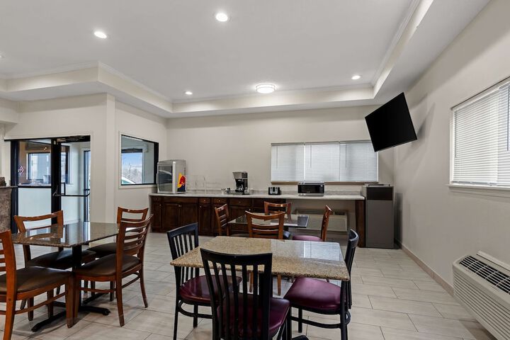 Red Lion Inn & Suites Caseyville