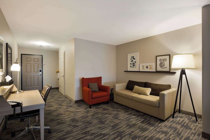 Room 28 of 72