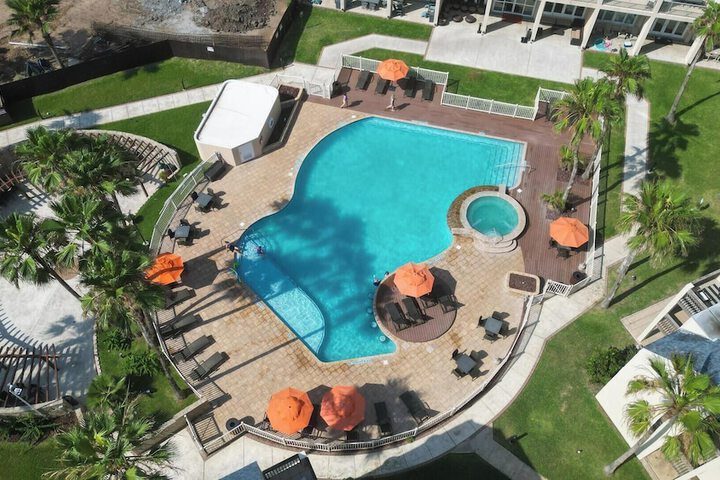 Pool 37 of 125