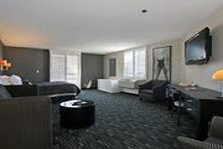 Room 30 of 63