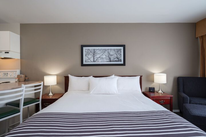 Room 25 of 47