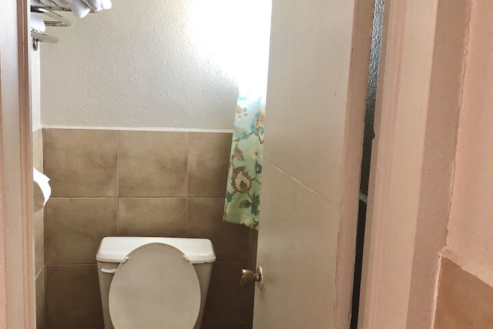 Room 33 of 33