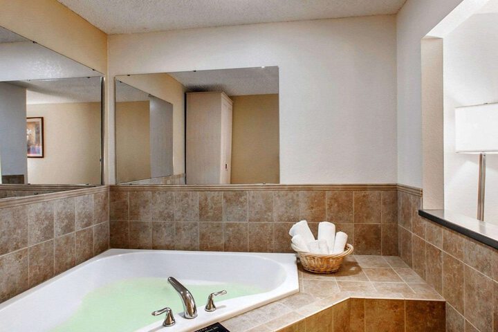 Quality Inn & Suites Springfield - Eugene North