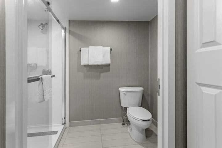 Room 21 of 33