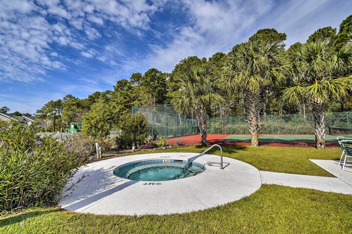 Golf Swim & Explore: Sunset Beach Family Condo!
