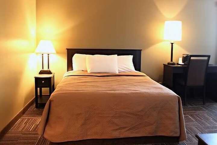 Sunlac Inn Devils Lake