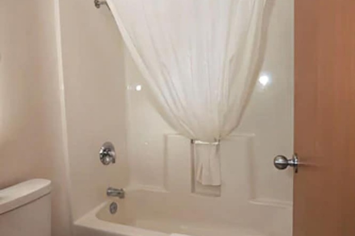Room 15 of 33