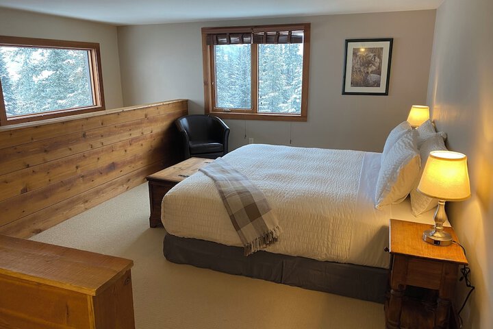 Room 9 of 28