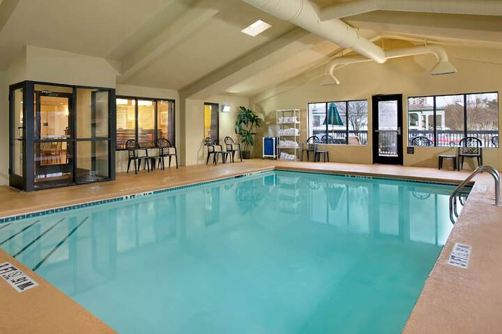 Pool 4 of 33