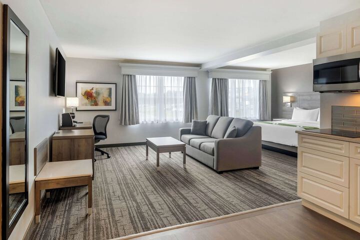 Room 27 of 51