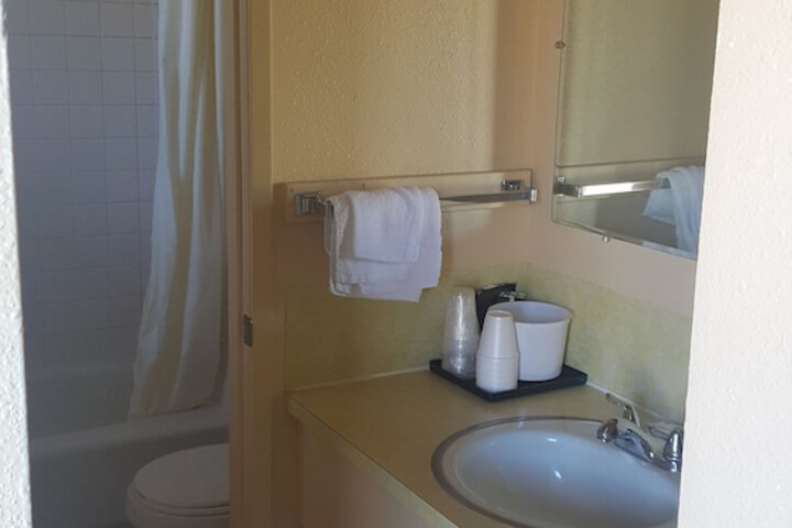 Room 26 of 34