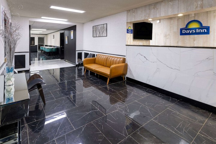 Days Inn by Wyndham Columbia