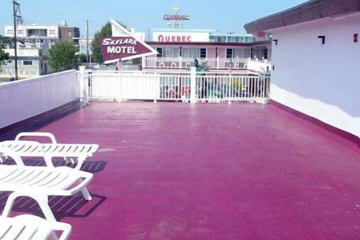 Sundeck 29 of 31