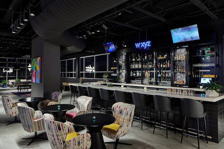 Lounge 45 of 51