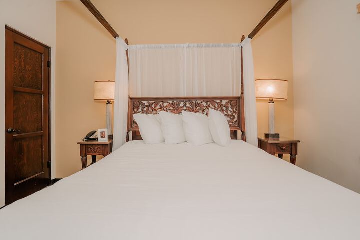 Room 150 of 283