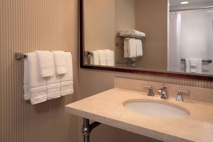 Sheraton Louisville Riverside by Marriott
