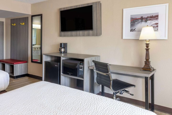 Ramada by Wyndham Rome / Verona