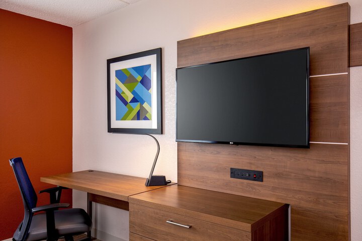Holiday Inn Express Chesapeake - Norfolk by IHG