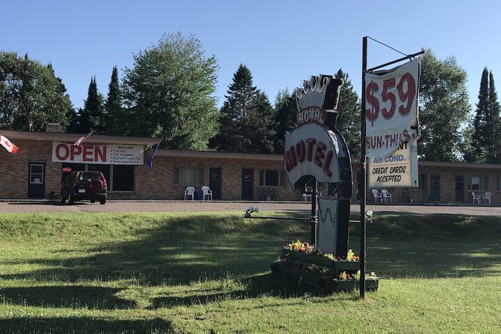 Royal Motel