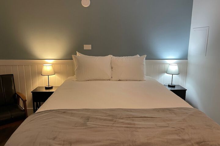 Room 8 of 13