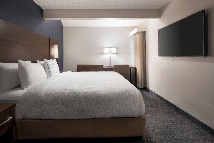 Room 13 of 31