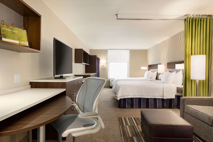Room 21 of 34