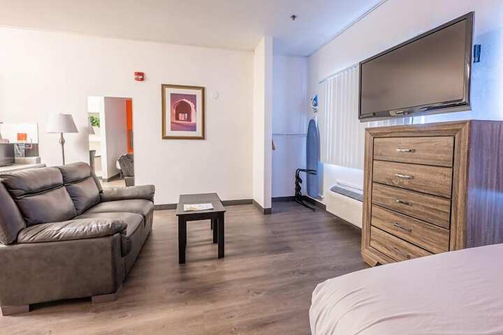 Room 12 of 26