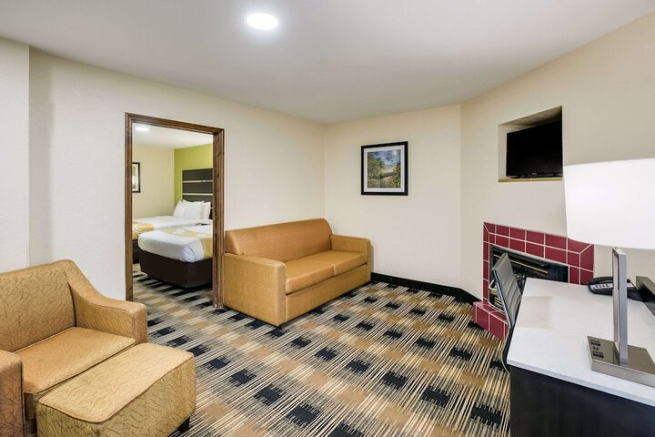 Quality Inn & Suites Mt. Chalet