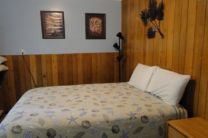 Room 33 of 41
