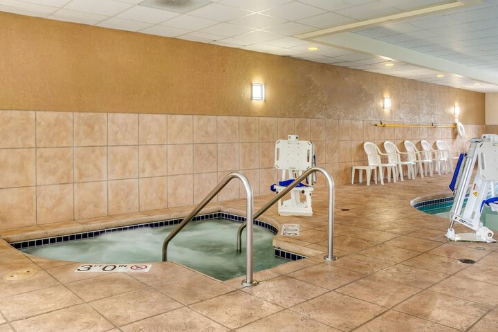Sleep Inn & Suites Milwaukee Airport
