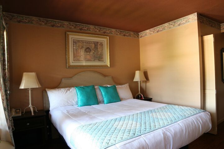 Room 48 of 84
