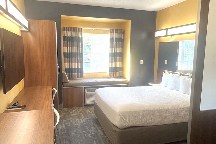 Room 12 of 17