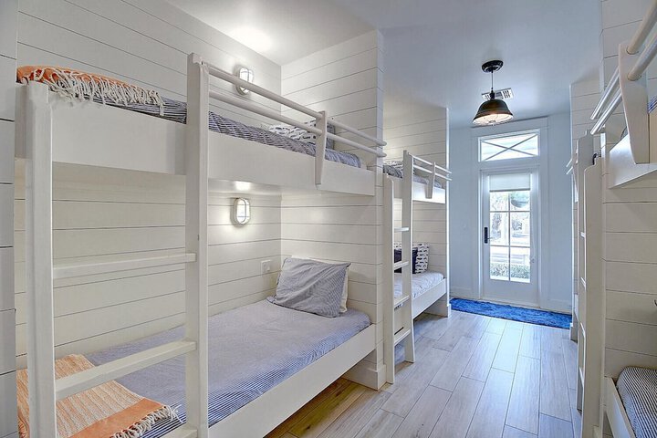 Room 16 of 45