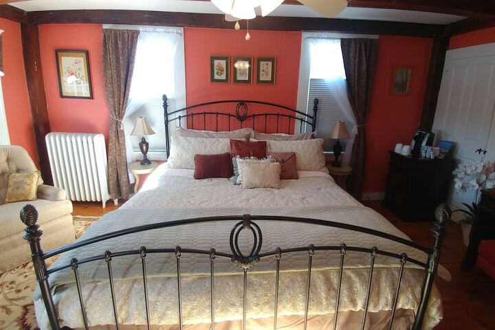 Room 34 of 86