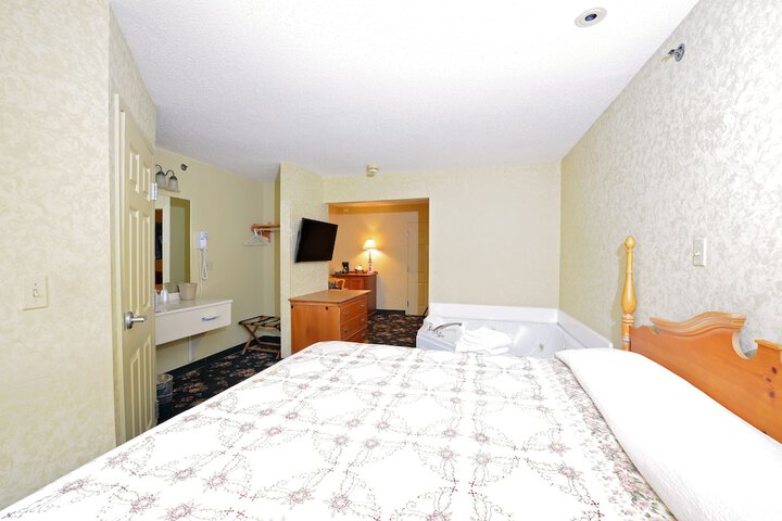 Room 9 of 22
