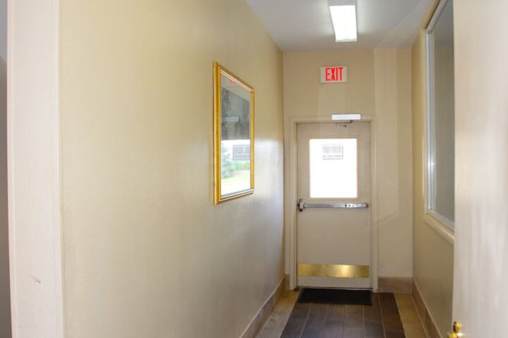 Ballroom/Hall 28 of 35