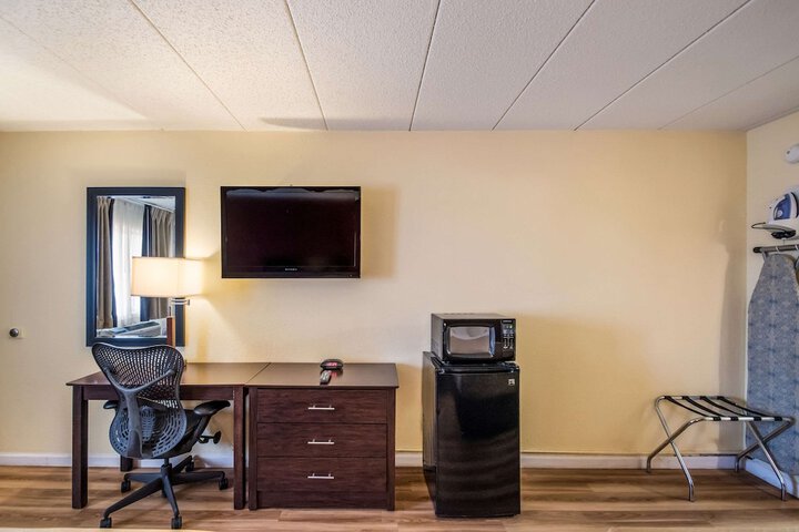 Room 21 of 28