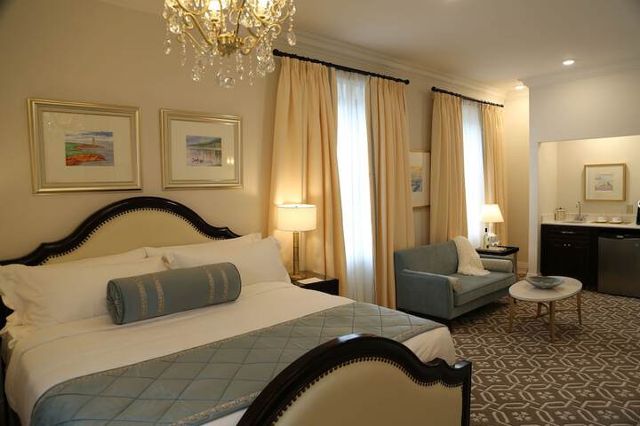 Room 34 of 79
