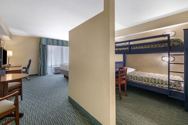 Room 47 of 119