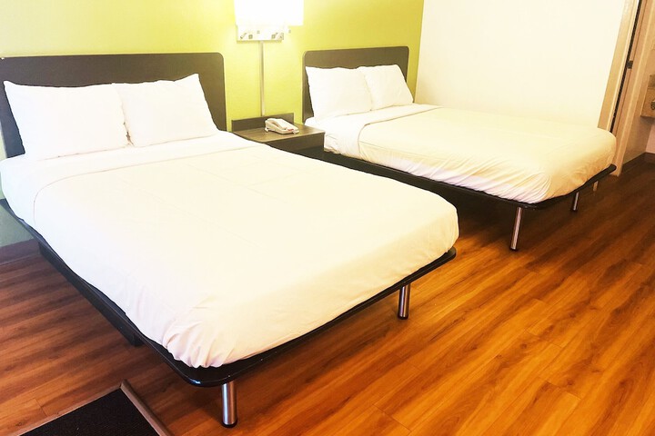 Room 6 of 29